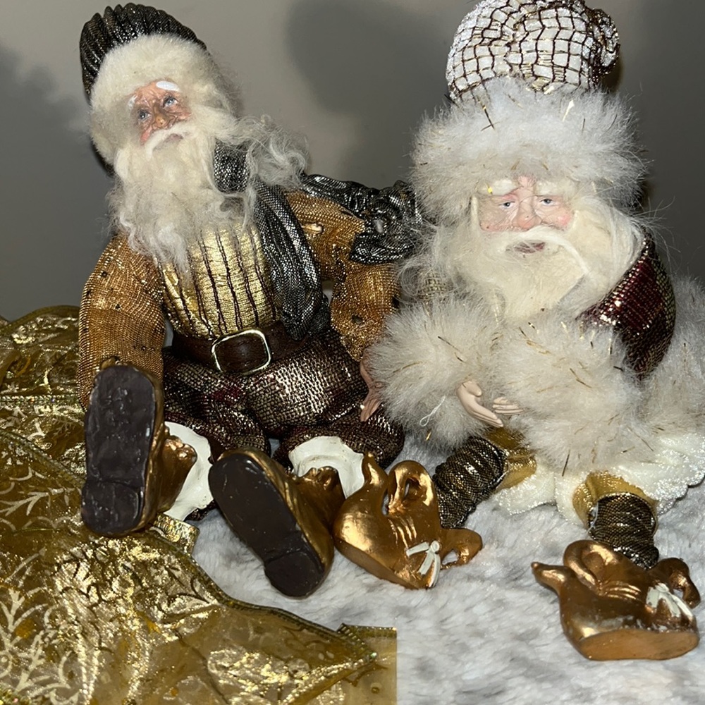 Christmas Bundle Gold Wisemen, Treetop Light Bow & Gold Large Pine Cone Decor